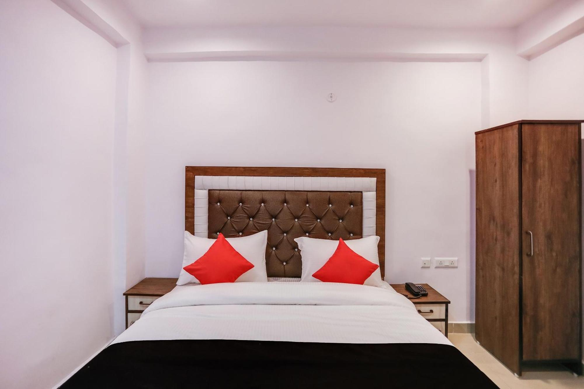 Hotel O Golden Stone غازي أباد المظهر الخارجي الصورة