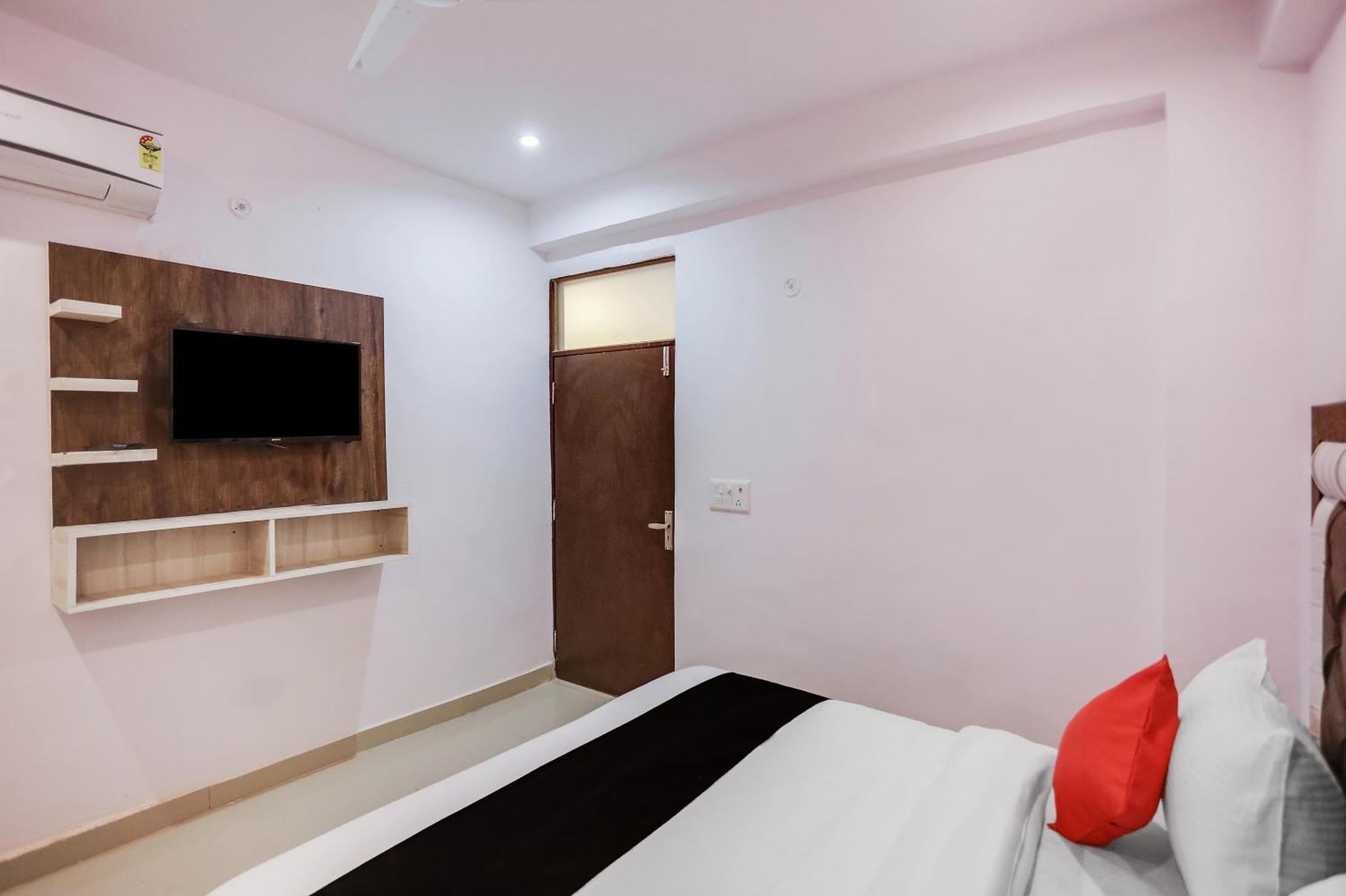 Hotel O Golden Stone غازي أباد المظهر الخارجي الصورة