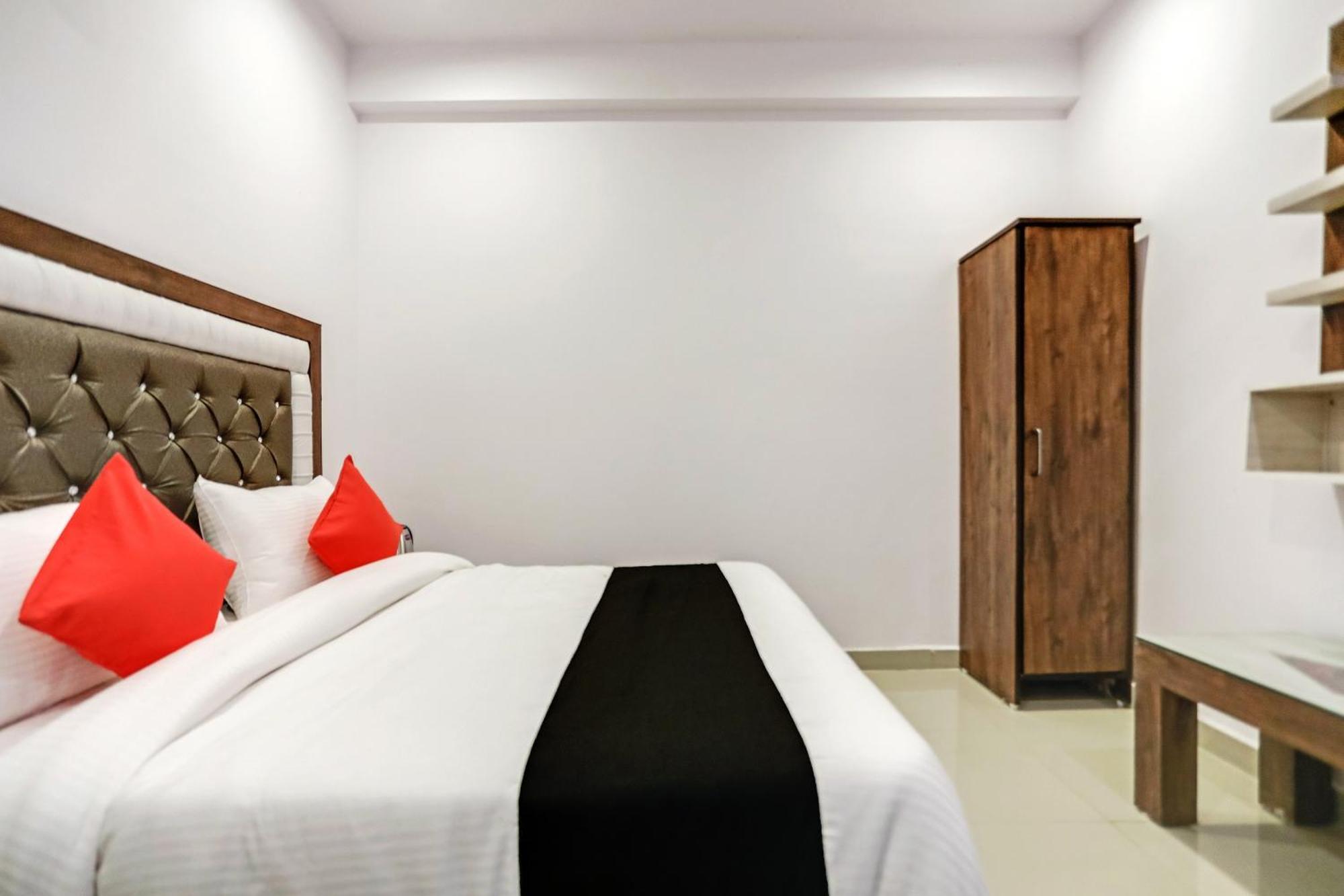 Hotel O Golden Stone غازي أباد المظهر الخارجي الصورة