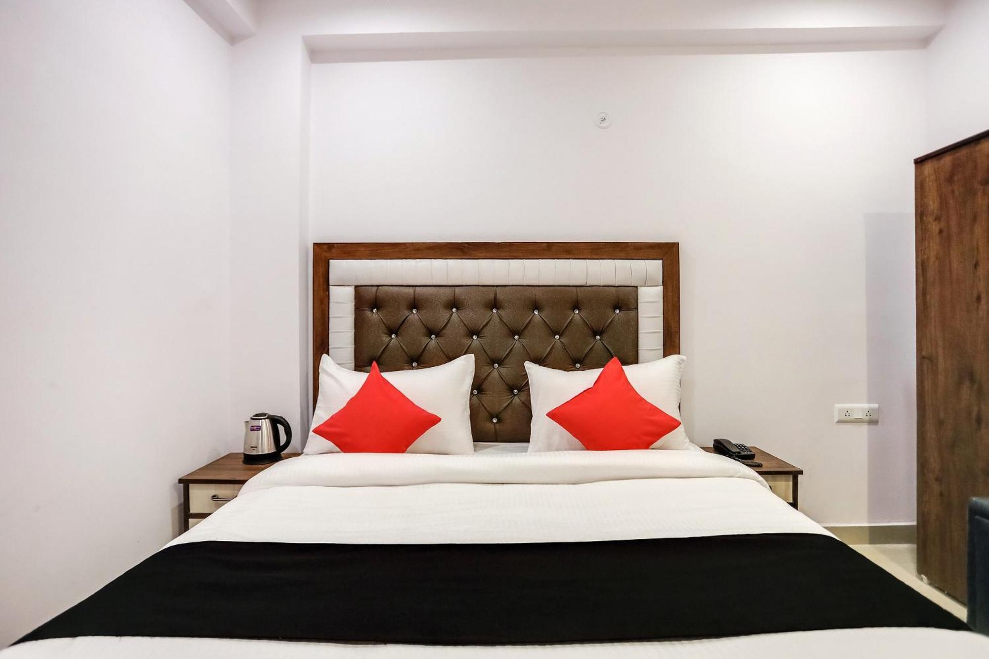 Hotel O Golden Stone غازي أباد المظهر الخارجي الصورة