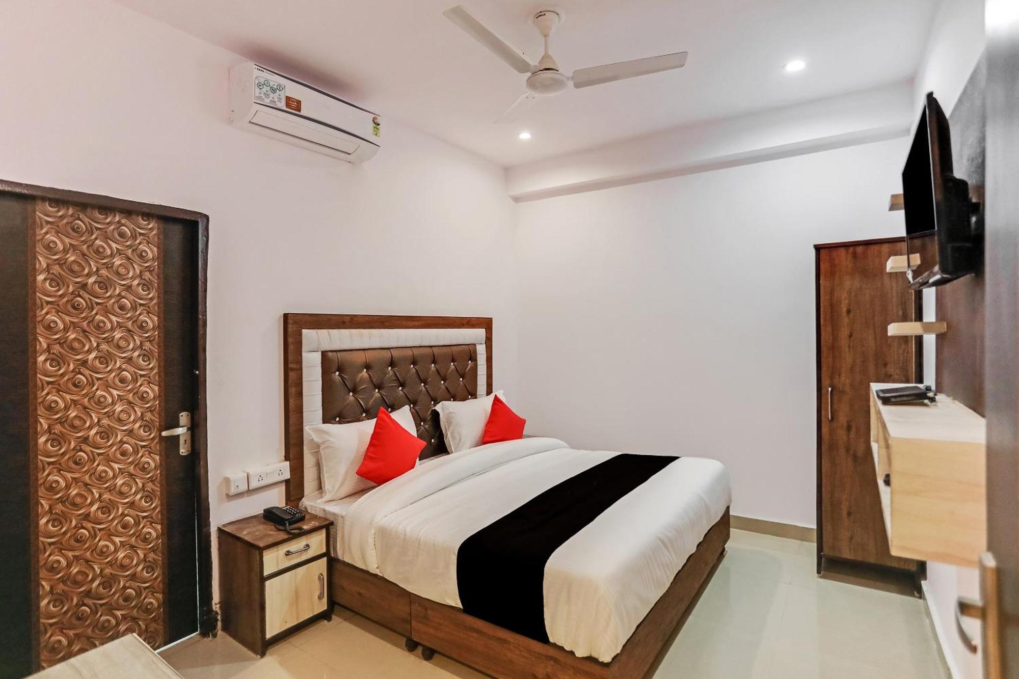 Hotel O Golden Stone غازي أباد المظهر الخارجي الصورة
