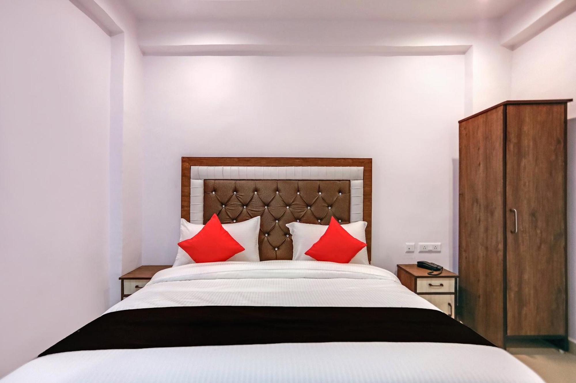 Hotel O Golden Stone غازي أباد المظهر الخارجي الصورة
