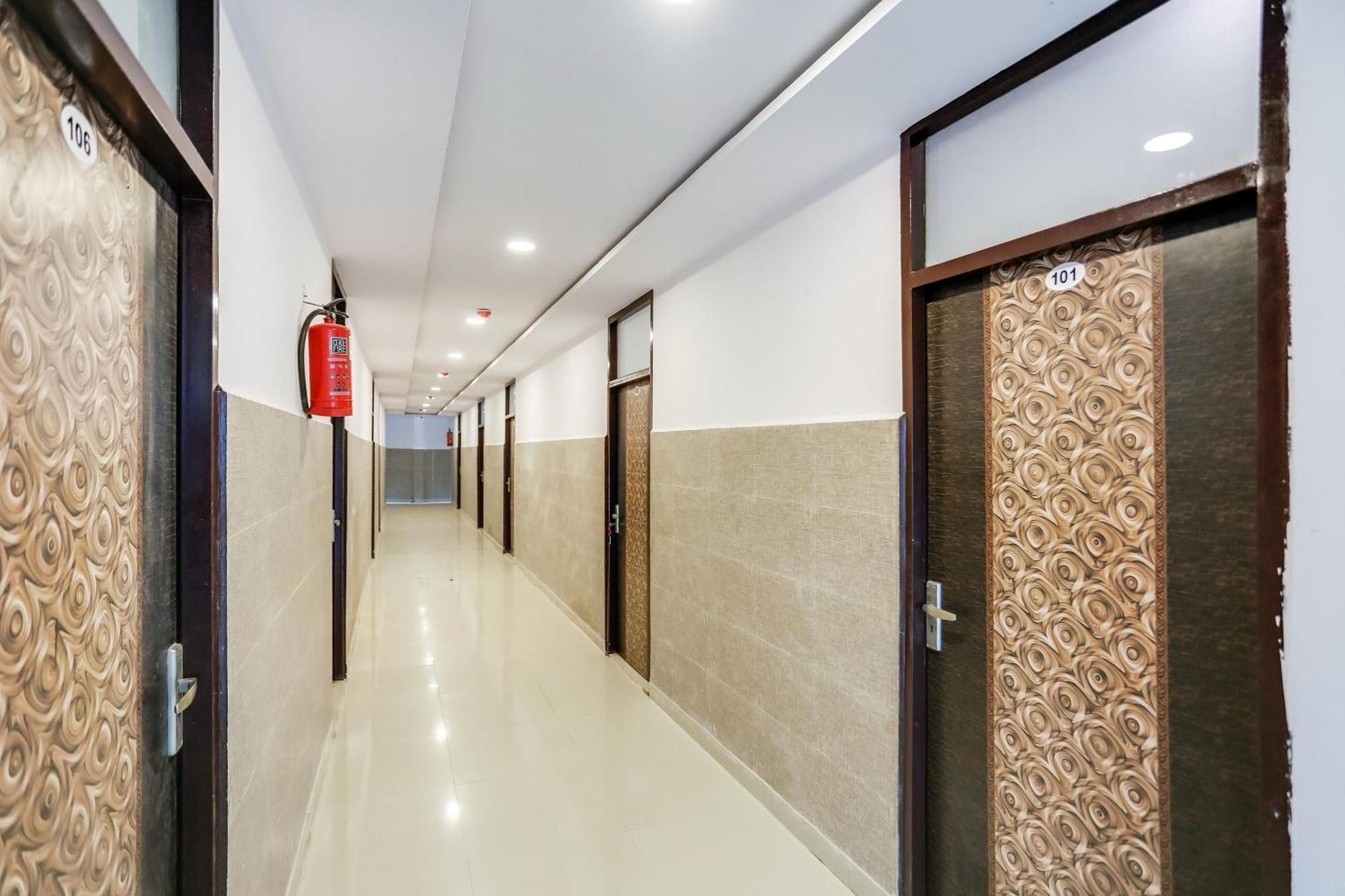 Hotel O Golden Stone غازي أباد المظهر الخارجي الصورة