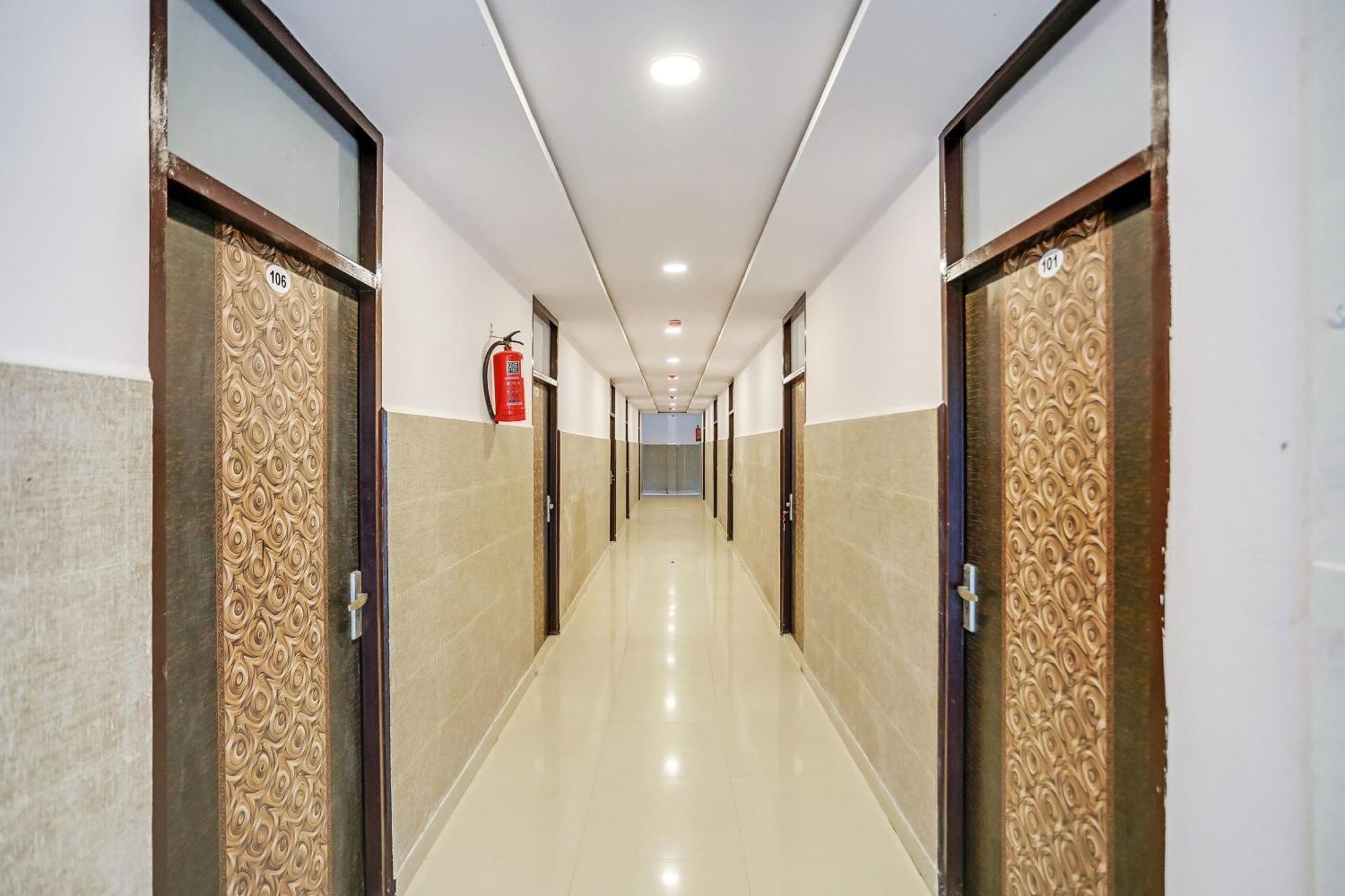 Hotel O Golden Stone غازي أباد المظهر الخارجي الصورة
