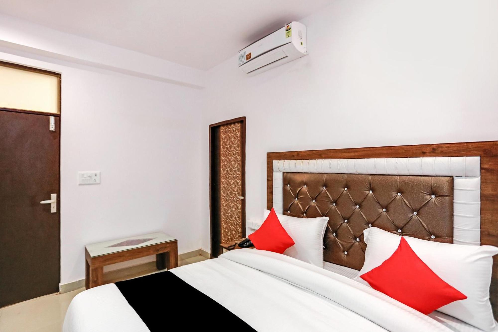 Hotel O Golden Stone غازي أباد المظهر الخارجي الصورة