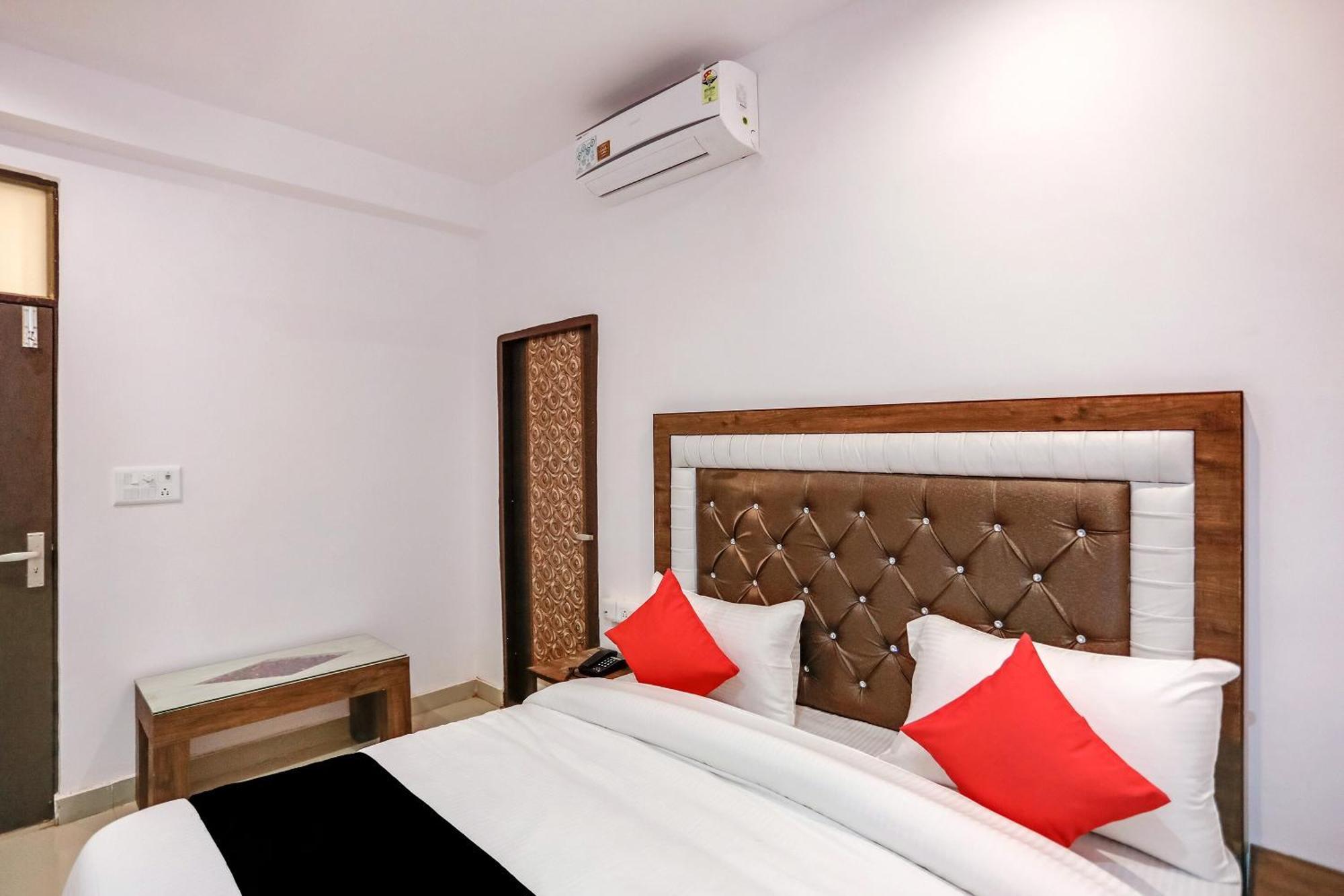 Hotel O Golden Stone غازي أباد المظهر الخارجي الصورة